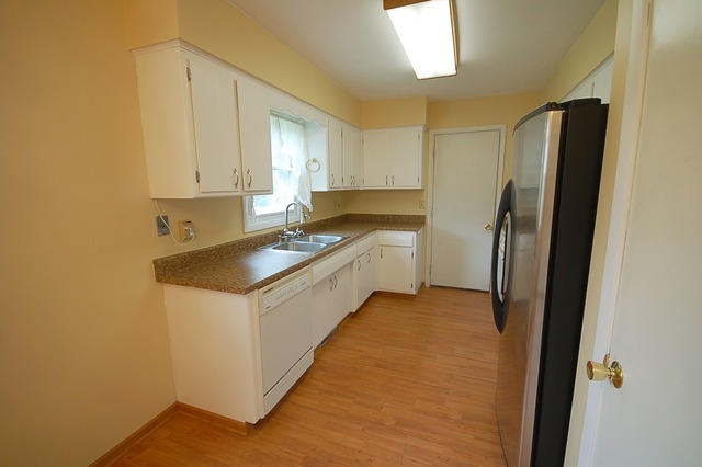 9519 S Carls Dr, Plainfield, IL 60585 photo 4