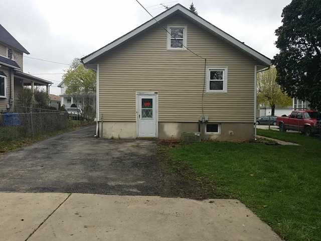 1042 Morton Ave, Elgin, IL 60120 photo 2