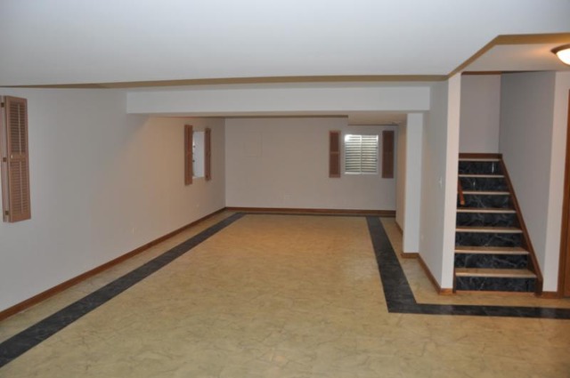1188 Willoby Ln, Elgin, IL 60120 photo 4