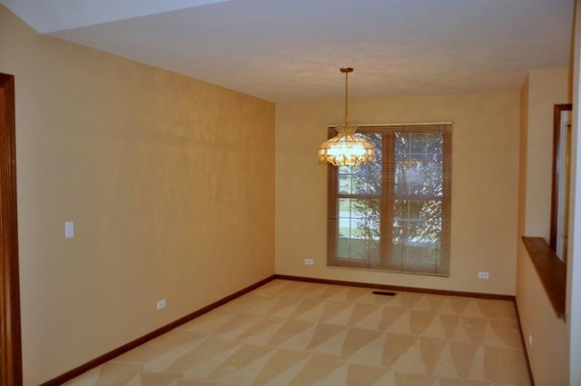 1188 Willoby Ln, Elgin, IL 60120 photo 3