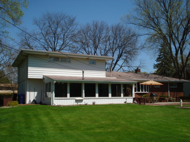 554 Ridgemoor Dr, Willowbrook, IL 60527 photo 3