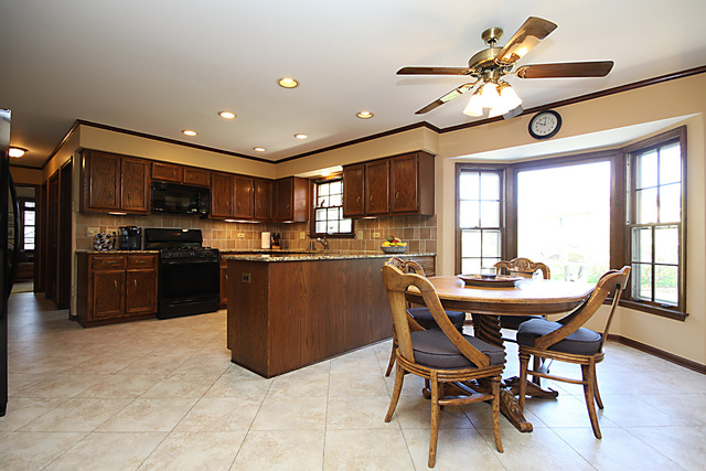 1603 Longfellow Ct, Wheaton, IL 60189 photo 8