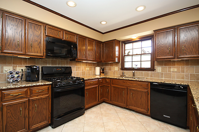 1603 Longfellow Ct, Wheaton, IL 60189 photo 9