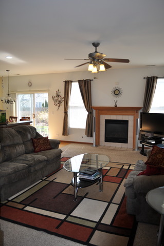 3927 Blackstone Dr, Aurora, IL 60504 photo 2