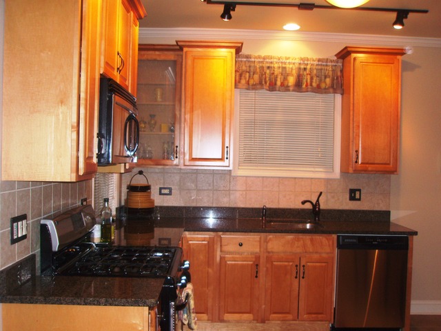1923 Maple Ave, Berwyn, IL 60402 photo 9