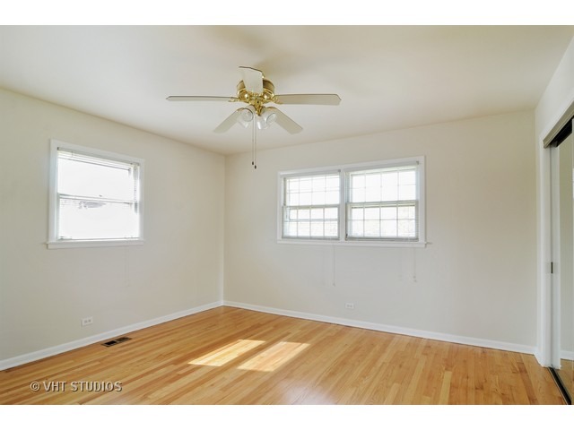 915 Vera Ln, Wheeling, IL 60090 photo 6