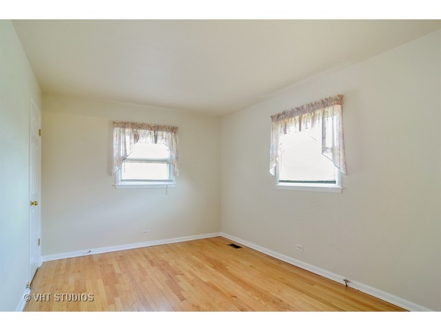 915 Vera Ln, Wheeling, IL 60090 photo 8