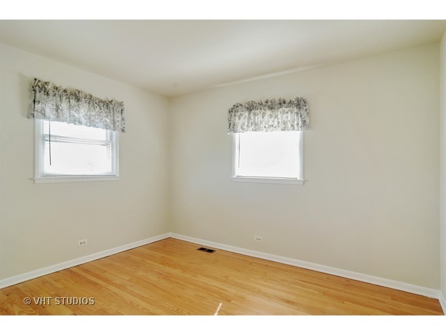 915 Vera Ln, Wheeling, IL 60090 photo 7