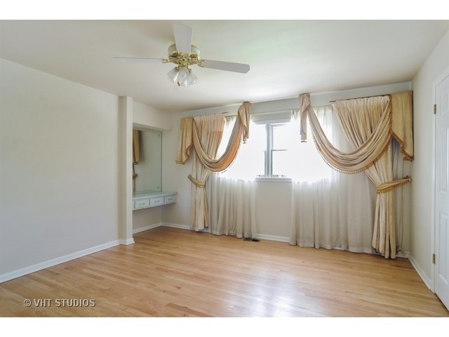 915 Vera Ln, Wheeling, IL 60090 photo 5