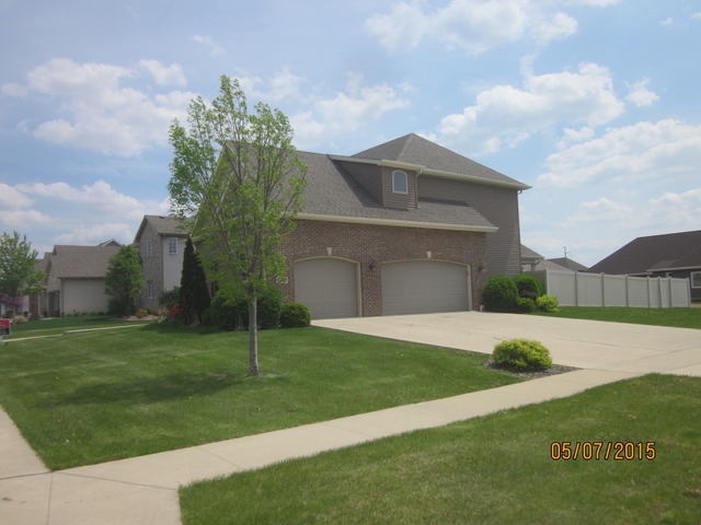 608 Springpark Loop Dr, Bourbonnais, IL 60914 photo 2
