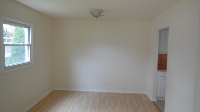 1000 Valley Stream Dr, Wheeling, IL 60090 photo 5