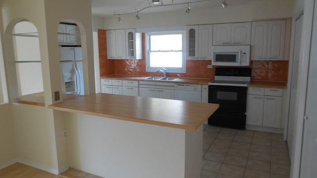 1000 Valley Stream Dr, Wheeling, IL 60090 photo 11