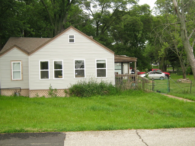 3614 E Lake Shore Dr, Wonder Lake, IL 60097 photo 4