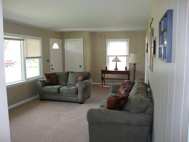 202 N Morgan Ave, Wheaton, IL 60187 photo 2