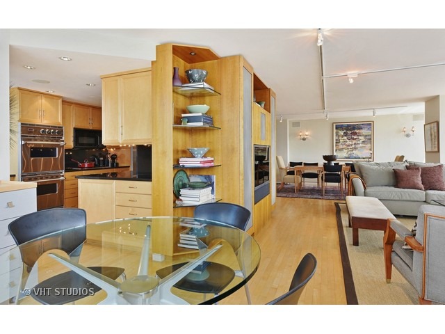 360 E Randolph St #3203, Chicago, IL 60601 photo 10