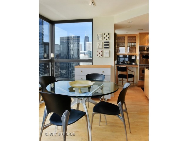 360 E Randolph St #3203, Chicago, IL 60601 photo 12
