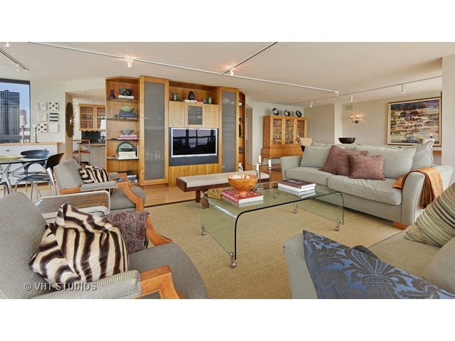 360 E Randolph St #3203, Chicago, IL 60601 photo 11