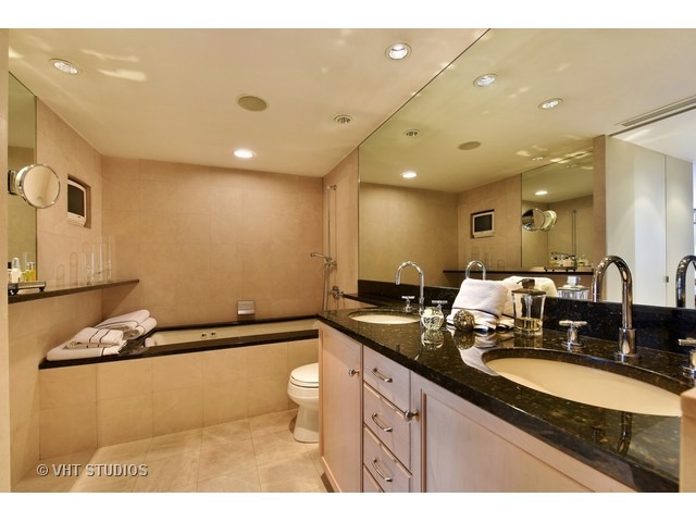 360 E Randolph St #3203, Chicago, IL 60601 photo 18
