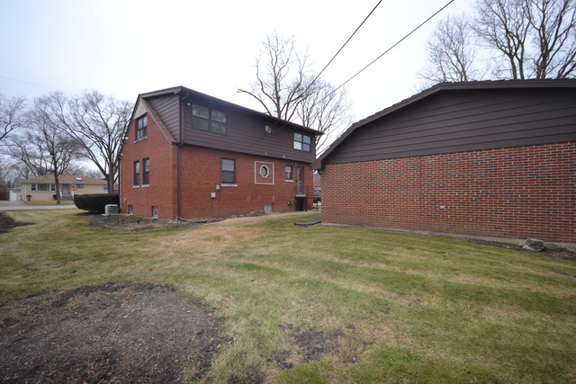 1845 Howard Ave, Des Plaines, IL 60018 photo 21