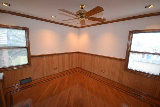 1845 Howard Ave, Des Plaines, IL 60018 photo 12