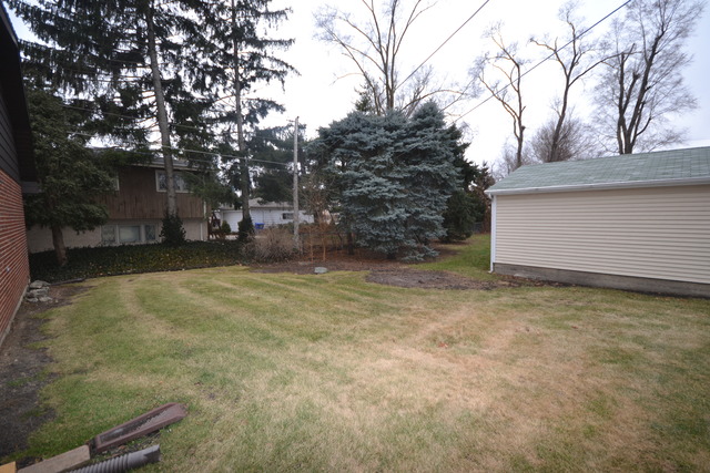 1845 Howard Ave, Des Plaines, IL 60018 photo 22