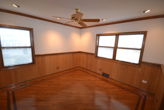 1845 Howard Ave, Des Plaines, IL 60018 photo 11