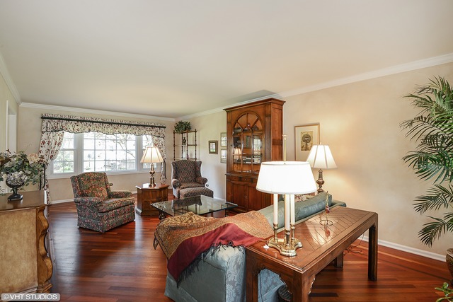 1625 Leabrook Ln, Wheaton, IL 60189 photo 1