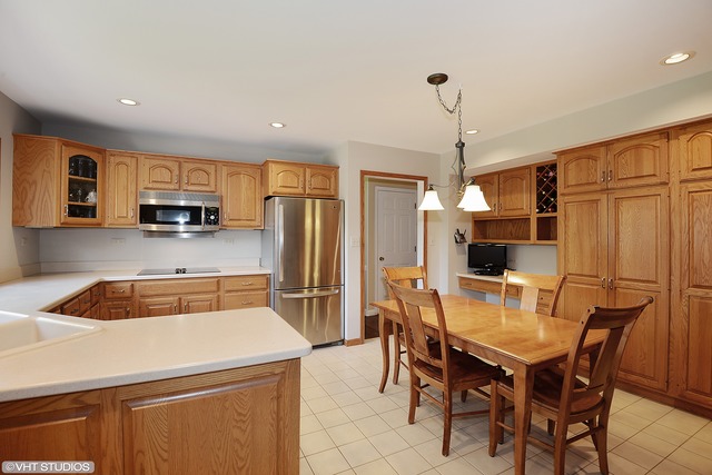 1625 Leabrook Ln, Wheaton, IL 60189 photo 4