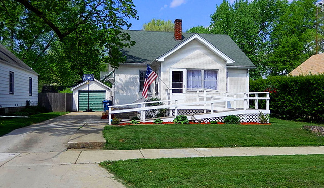1145 S 7th Ave, Kankakee, IL 60901 photo 2