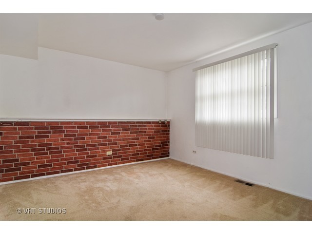 1195 Hermitage Ln, Hoffman Estates, IL 60169 photo 7