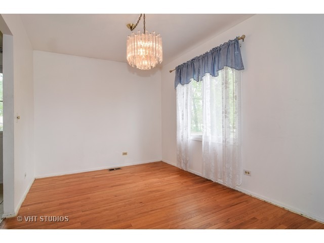1195 Hermitage Ln, Hoffman Estates, IL 60169 photo 3