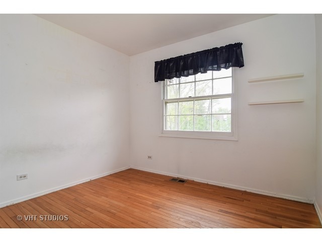 1195 Hermitage Ln, Hoffman Estates, IL 60169 photo 6