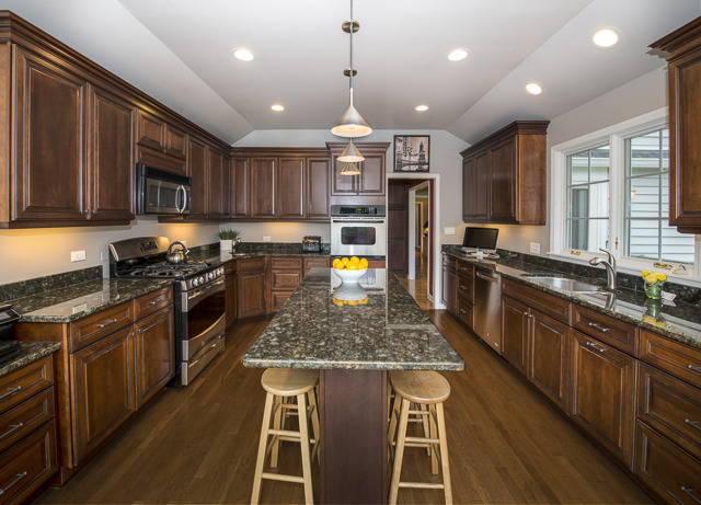 2147 Maple Ave, Northbrook, IL 60062 photo 4