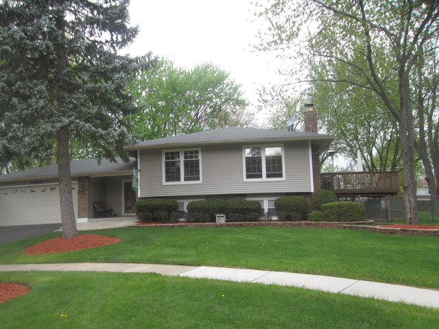 4180 N Firestone Dr, Hoffman Estates, IL 60192 photo 1