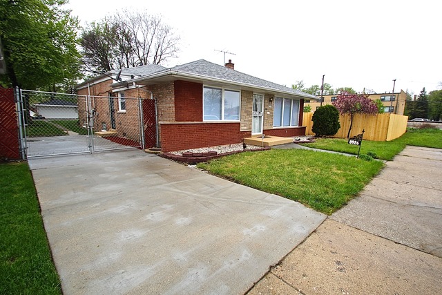 8926 S Marshfield Ave, Chicago, IL 60620 photo 1