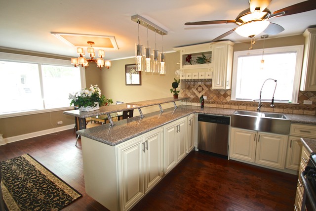 8926 S Marshfield Ave, Chicago, IL 60620 photo 8