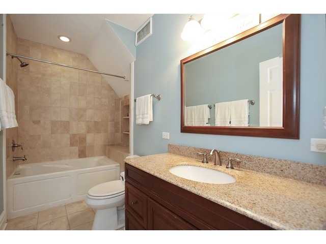 272 Shenstone Rd, Riverside, IL 60546 photo 17