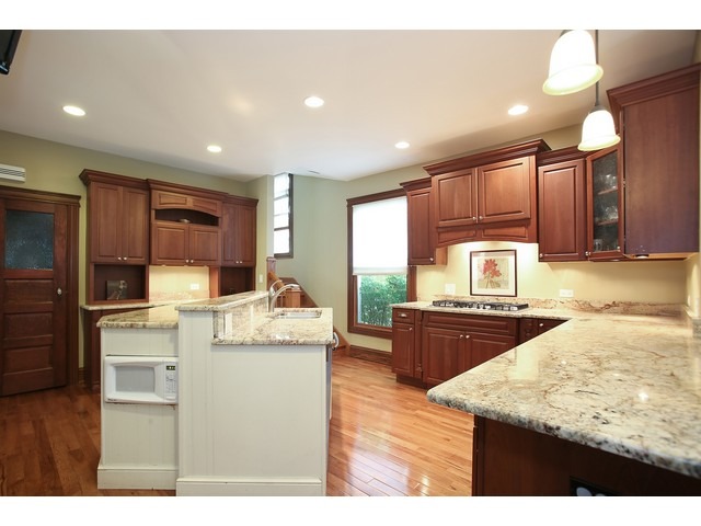 272 Shenstone Rd, Riverside, IL 60546 photo 4