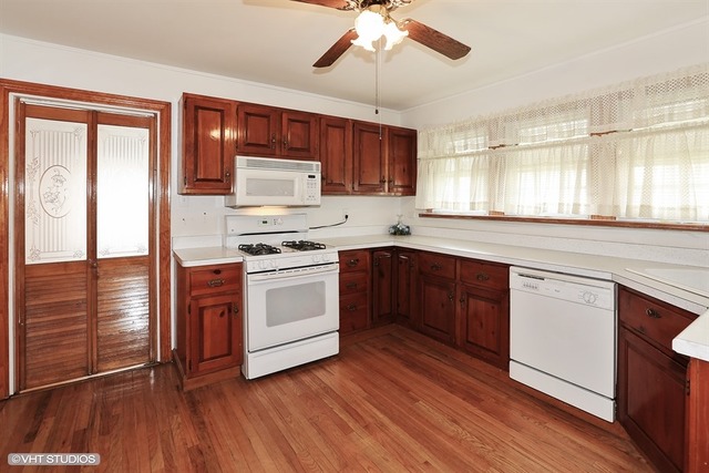 1141 S Wolf Rd, Des Plaines, IL 60016 photo 3