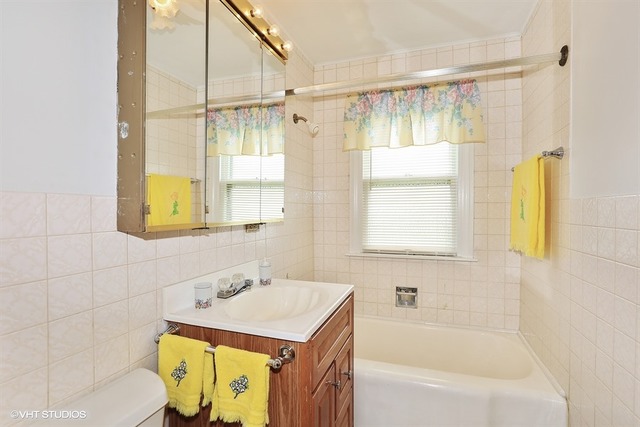 1141 S Wolf Rd, Des Plaines, IL 60016 photo 5
