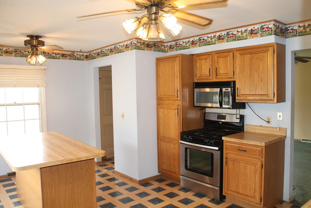 3 Old Post Rd, Montgomery, IL 60538 photo 9