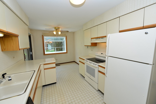 211 Stanhope Dr #a, Willowbrook, IL 60527 photo 10