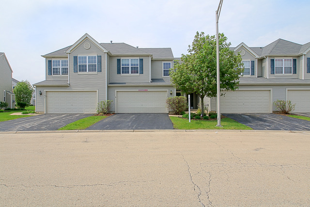 1129 Clover Dr, Minooka, IL 60447 photo 1