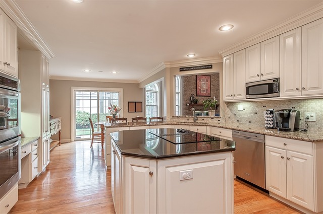 701 Wagner Rd, Glenview, IL 60025 photo 3