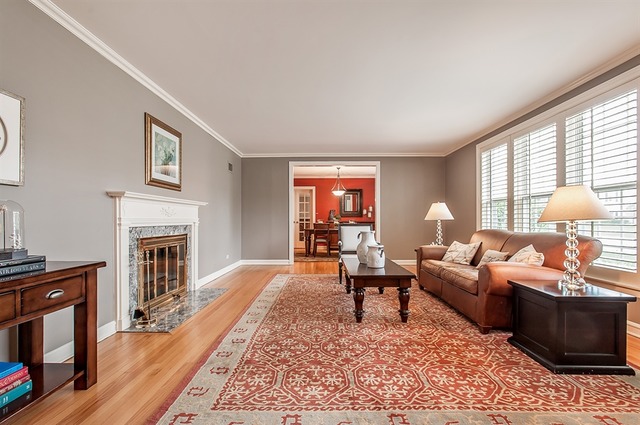 701 Wagner Rd, Glenview, IL 60025 photo 2