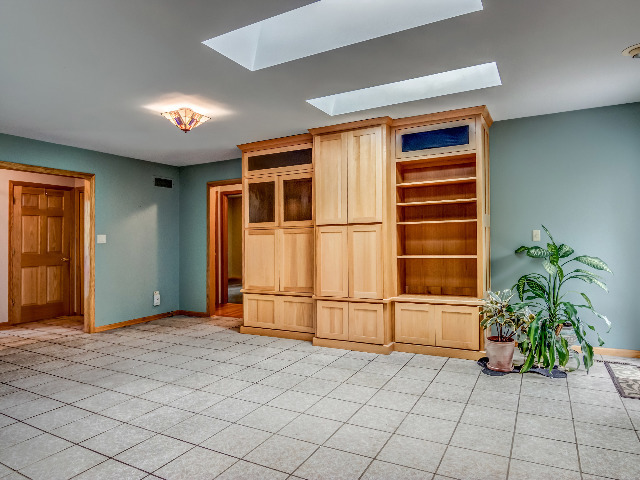 11120 Hamborg Rd, Roscoe, IL 61073 photo 9