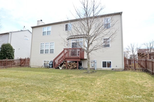2038 Providence Dr, Bartlett, IL 60103 photo 2