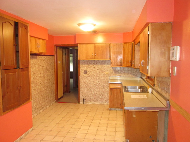 3619 Clarence Ave, Berwyn, IL 60402 photo 2