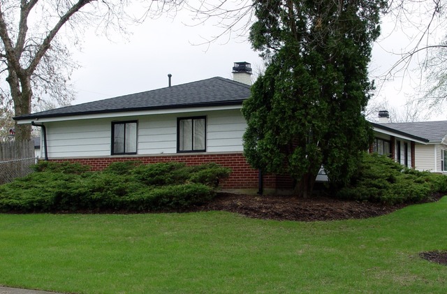 285 Westview St, Hoffman Estates, IL 60169 photo 2
