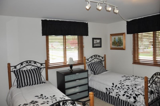 1021 Mohawk Dr, Elgin, IL 60120 photo 6